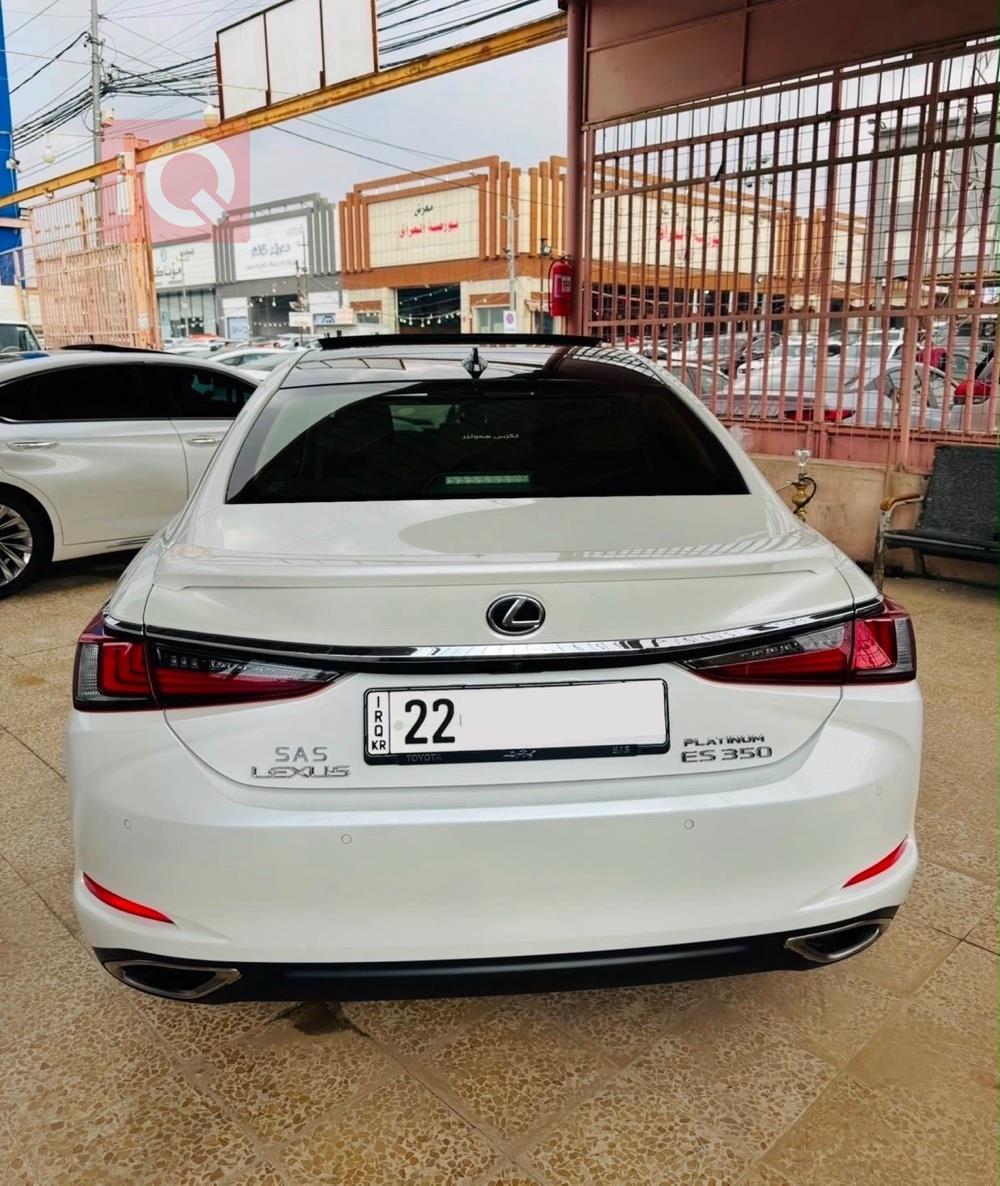 Lexus ES